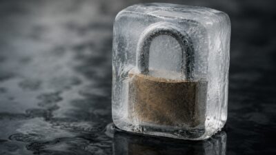 Заморозка USDT: почему монеты на чужом кошельке — риск